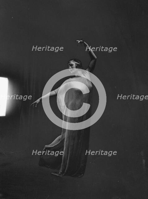 Hurlbert, Jack, Miss, 1922 May 22. Creator: Arnold Genthe.