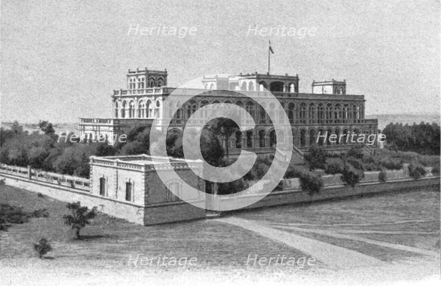 ''Le palais du gouverneur a Bamako-Koulouba; L'Ouest Africain', 1914. Creator: Unknown.