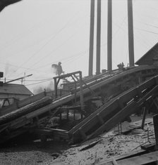 At Pelican Bay Lumber Company mill, showing..., near Klamath Falls, Klamath County, Oregon, 1939. Creator: Dorothea Lange.