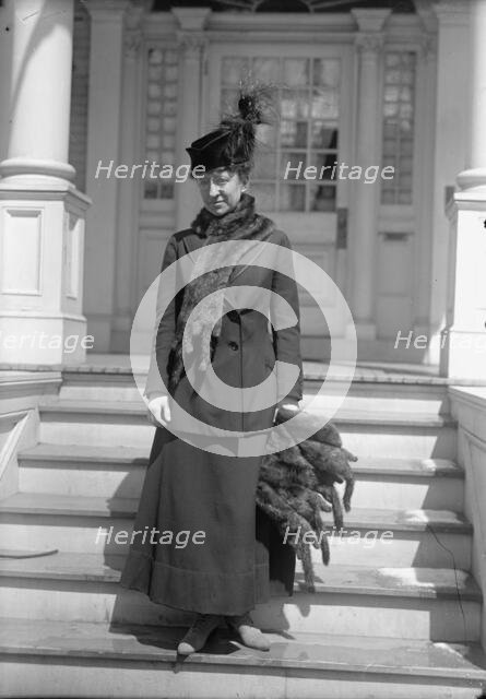 Mrs. Newton D Baker, 1917. Creator: Harris & Ewing.