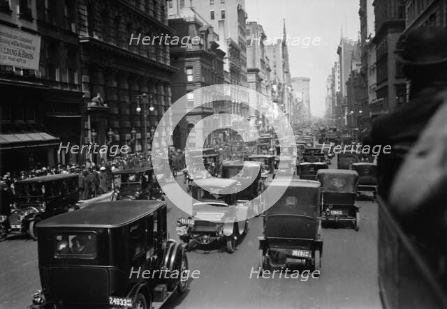 5th Ave. - Easter, '13, 1913. Creator: Bain News Service.