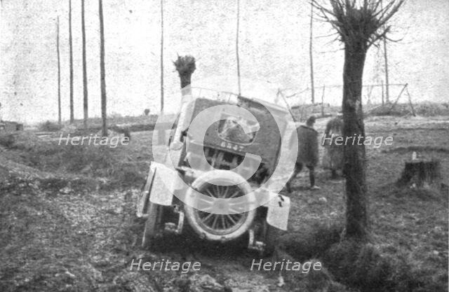 'Les hasards du service d'etat-major; L'ennemi ne tire plus: les degats constates, l'officier et son Creator: Unknown.