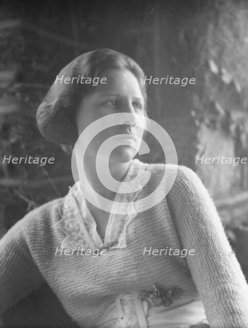 Wullner, Miss, portrait photograph, 1918 Creator: Arnold Genthe.