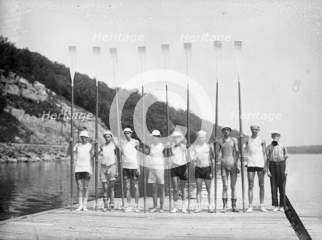Columbia Varsity 8 (1913), 1913. Creator: Bain News Service.