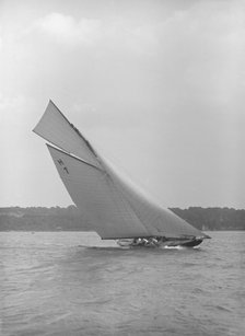 The 8 Metre yacht 'Gundred' (H7) heeling upwind, 1913. Creator: Kirk & Sons of Cowes.