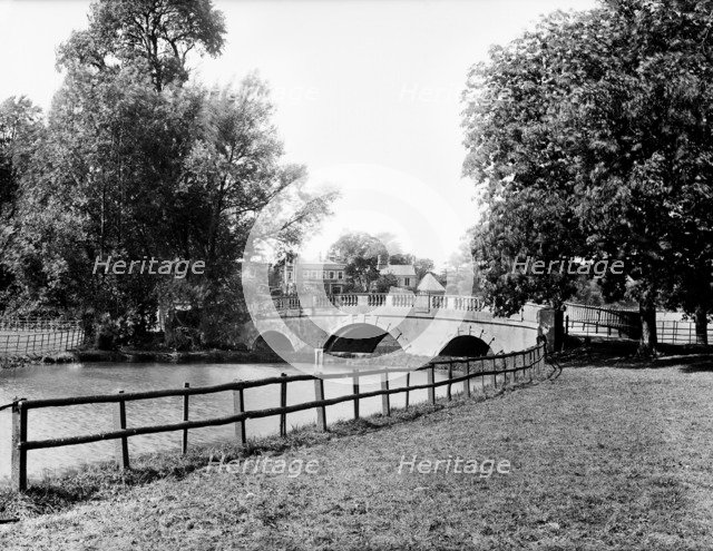 Whiteknights Park, Reading, Berkshire, 1890. Artist: Henry Taunt.