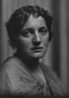 West, L., Miss, portrait photograph, 1913. Creator: Arnold Genthe.