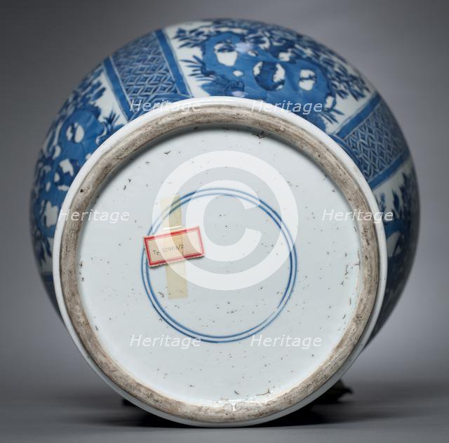 Vase with Cover, Qing dynasty (1644-1911), Kangxi reign (1661-1722). Creator: Unknown.