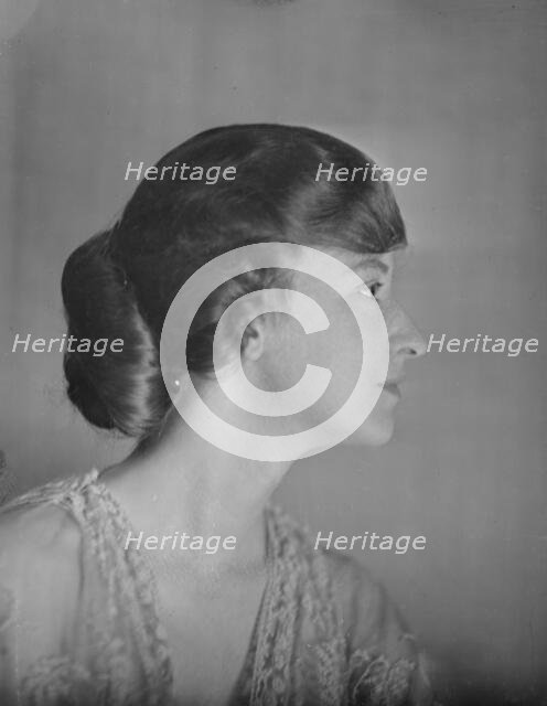 Mrs. L.R. Burch, portrait photograph, 1919 Feb. Creator: Arnold Genthe.