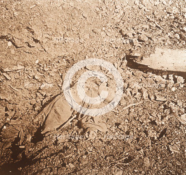 Body of dead soldier, Verdun, northern France, c1914-c1918. Artist: Unknown.
