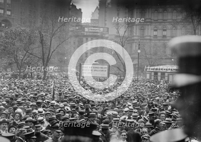 Crowd at Gaynor notification, 1913. Creator: Bain News Service.