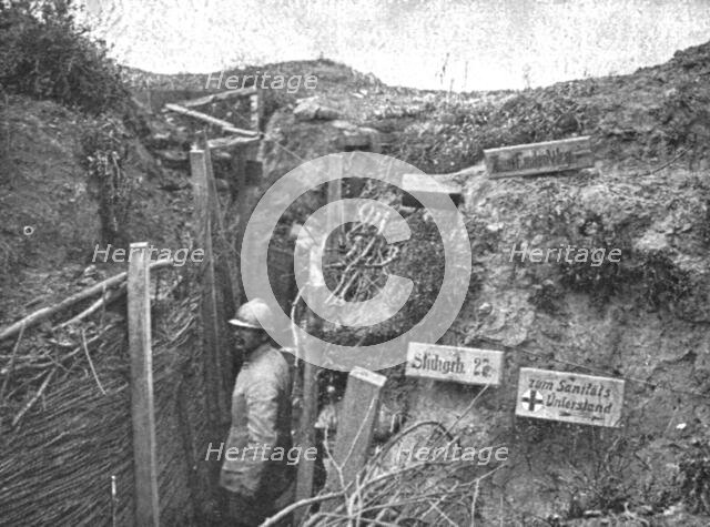 ''Notre Avance Poursuivie; Une ancienne tranchee allemande', 1916 (1924). Creator: Unknown.