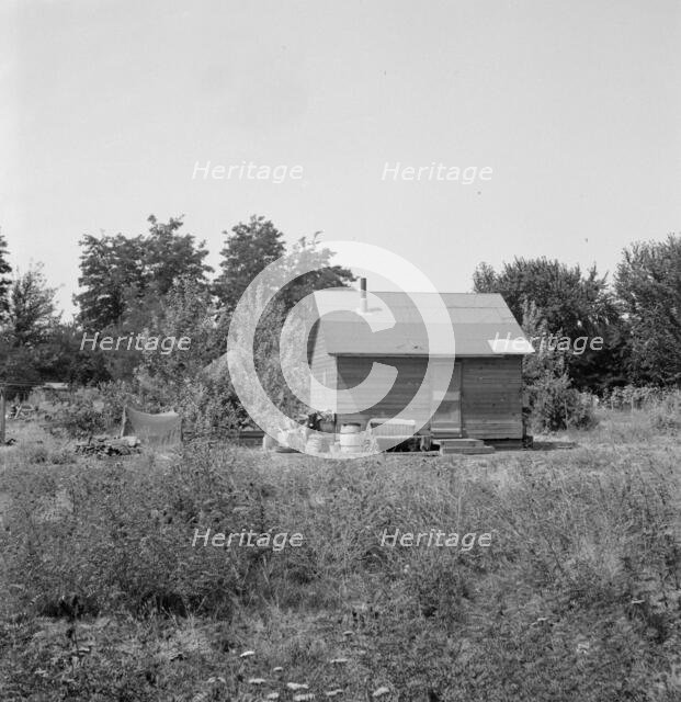 Another home recently self-built in one of several..., Washington, Yakima, Sumac Park, 1939. Creator: Dorothea Lange.