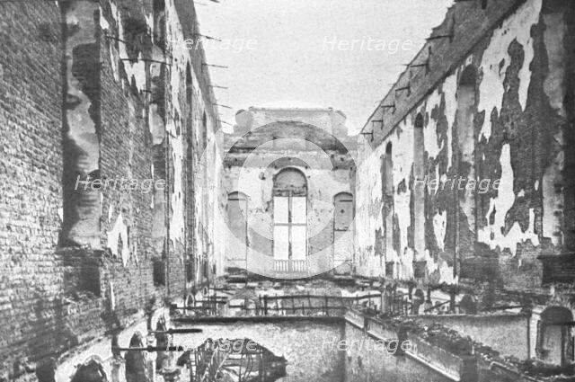 'Louvain; la grande galerie de la bibliotheque universitaire', 1914. Creator: Unknown.