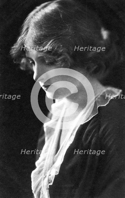 Gladys Cooper (1888-1971), English actress, 1900s.Artist: CW Faulkner & Co.