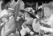 Hinckley, Miss Gladys - Horse Show, 1913. Creator: Harris & Ewing.