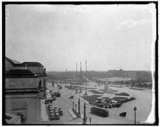 Union Station Plaza, between 1910 and 1920. Creator: Harris & Ewing.