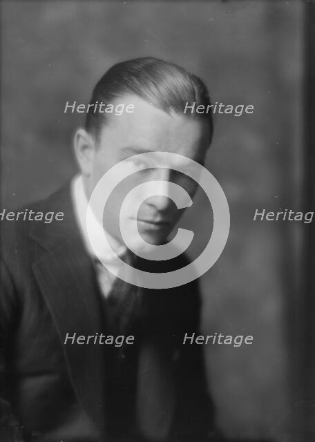 Armstrong, Robert, Mr., portrait photograph, 1915 June 25. Creator: Arnold Genthe.