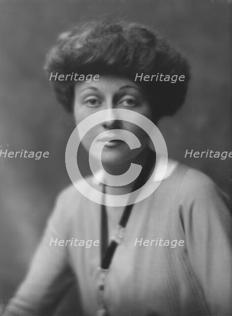 Kilmer, Willis Sharp, Miss, portrait photograph, 1917 June 18. Creator: Arnold Genthe.