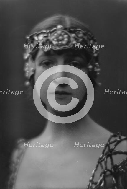 Morgan, Miss, portrait photograph, 1916 Feb. 13. Creator: Arnold Genthe.