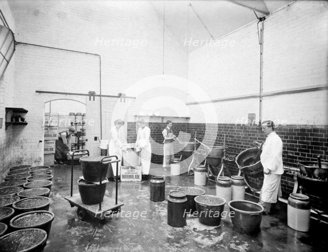 Frank Coopers Works, Victoria Buildings, Park End Street, Oxford, Oxfordshire, 1900.  Artist: Henry Taunt