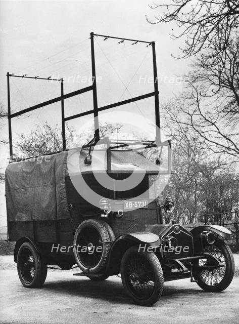1918 Crossley 25-30hp Met Police van, used by Flying Squad. Creator: Unknown.