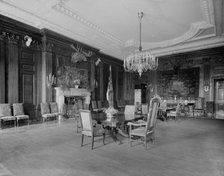 The State Dining Room, White House, Washington, D.C., between 1900 and 1906. Creator: Unknown.