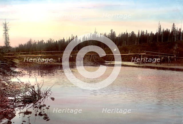 Temporary Crossing Built by Settlers Over the Zolotoi-Kita River. Zimov'evsko-Mesh..., 1906-1908. Creator: Dorozhno-Stroitel'nyi Otdel.