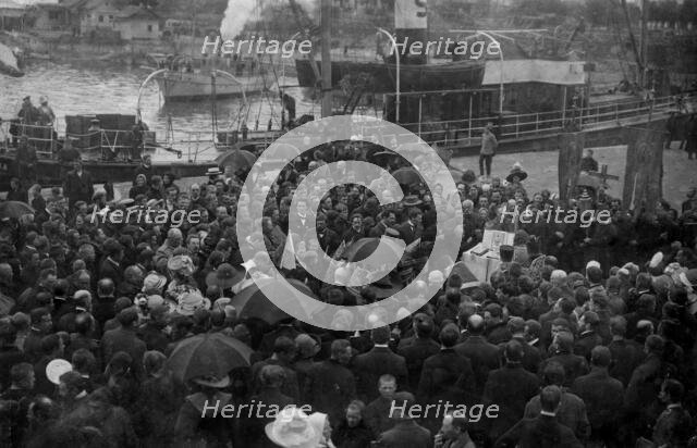 Seeing off the Expedition on the Pier, 1912. Creator: Nikolay Vasilyevich Pinegin.