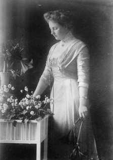 Princess August Wilhelm von Preussen, Selle u. Kuntze, 1910. Creator: Bain News Service.