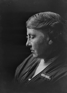 Mrs. H.L. Scott, portrait photograph, 1919 July 2. Creator: Arnold Genthe.