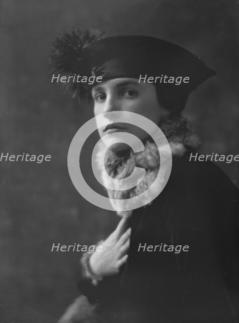 Mrs. E.S. Newbold, portrait photograph, 1918 Mar. 6. Creator: Arnold Genthe.