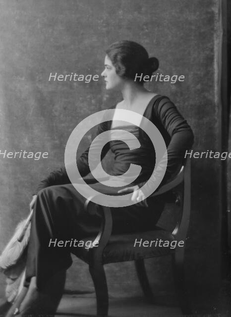 Miss Lydia Hoyt, portrait photograph, 1918 Feb. 6. Creator: Arnold Genthe.