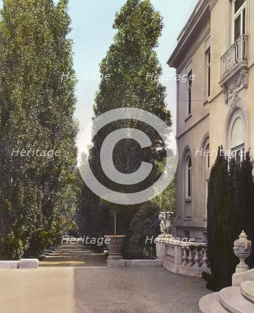 "Newmar," Senator George Almer Newhall house, 1761 Manor Drive, Hillsborough, California, 1917. Creator: Frances Benjamin Johnston.