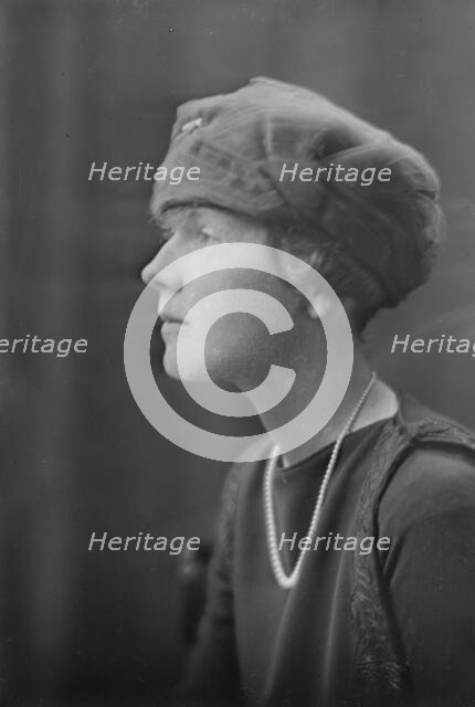 Mrs. W.S. Godfrey, portrait photograph, 1918 Aug. 6. Creator: Arnold Genthe.