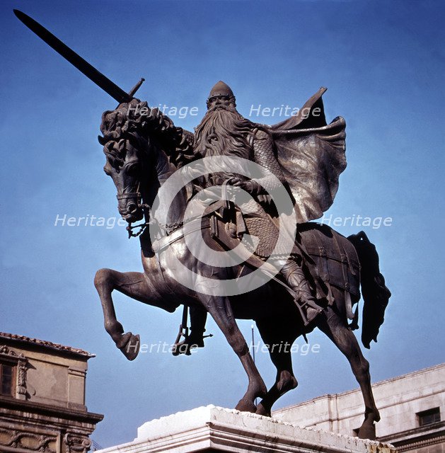 Equestrian monument in the city of Burgos dedicated to Rodrigo Diaz de Vivar, known as El Cid. (1…