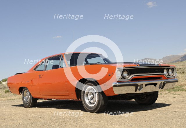 Plymouth Hemi Roadrunner 1970. Artist: Simon Clay.
