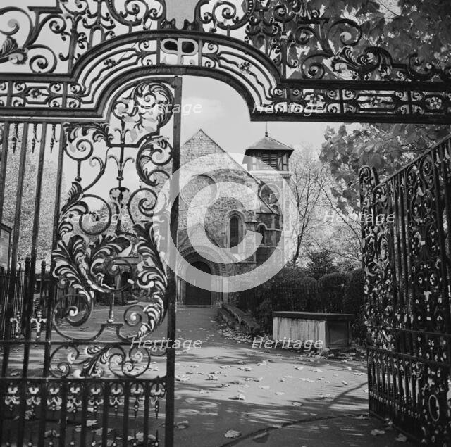 St Pancras Old Church viewed through the gateway leading into St Pancras Gardens, 1960-72. Creator: John Gay.