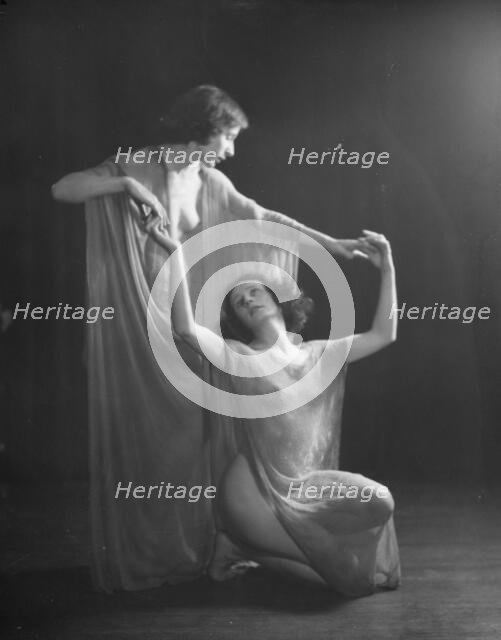 Desha and Leah, 1921 Aug. 19. Creator: Arnold Genthe.