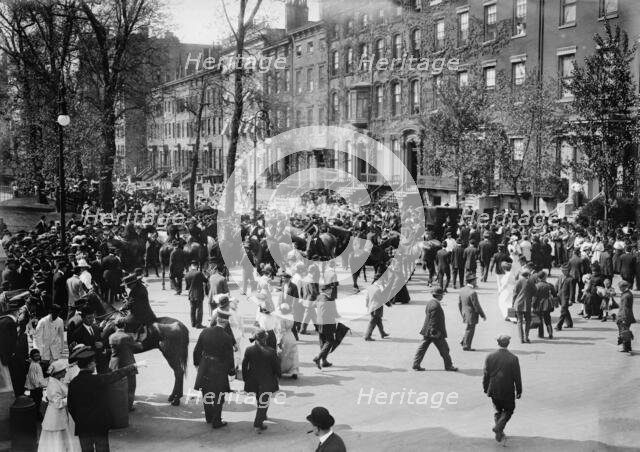 N.Y.C. - Assembling of suffrage paraders, between c1910 and c1915. Creator: Bain News Service.