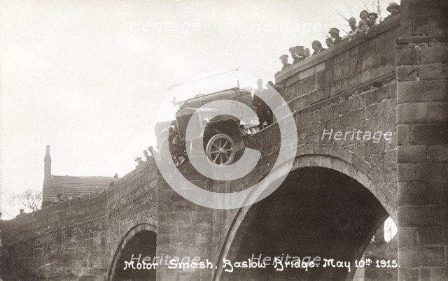 Motor accident, Baslow Bridge, Derbyshire, 1915. Artist: Unknown
