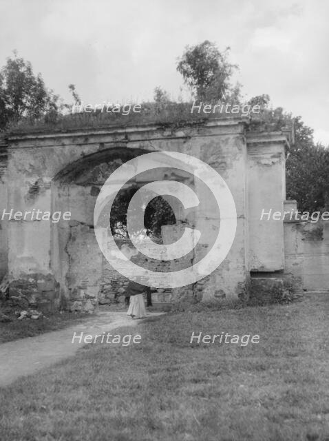 Travel views of Cuba and Guatemala, between 1899 and 1926. Creator: Arnold Genthe.