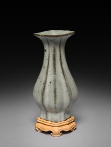 Lobed Vase: Guan ware, 1127-1279. Creator: Unknown.