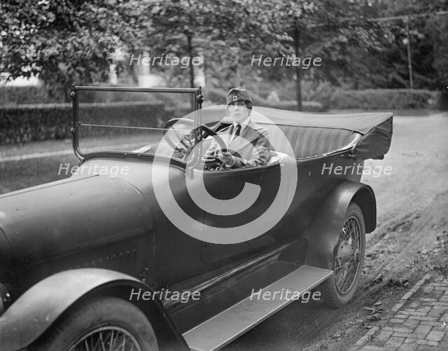 Red Cross Motor Corps - Groups, 1917. Creator: Harris & Ewing.