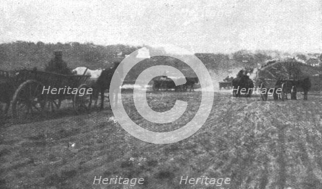 'Visions de guerre sur le front russe; les voles deviennent larges de centaines de metres', 1916. Creator: Unknown.