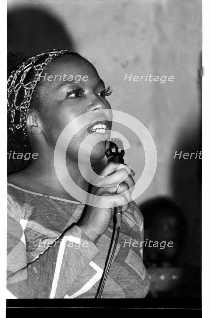 Roberta Flack,  Ronnie Scott's , Soho, London, 1972. Artist: Brian O'Connor.