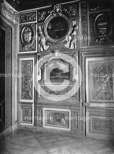 'State Bedroom, Showing Alcove  - H¶tel Lauzun', 1903. Artist: Unknown.