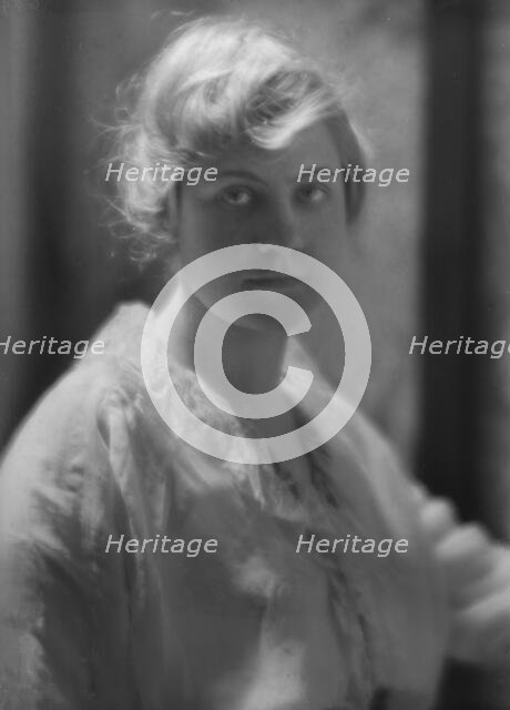 Perkins, Helen J., Miss, portrait photograph, 1914 Apr. 18. Creator: Arnold Genthe.