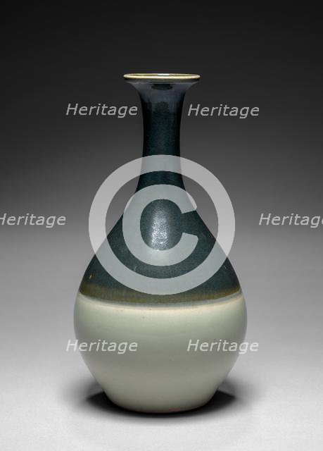 Sake Flask: Arita Ware, Imari Type, 17th century. Creator: Unknown.