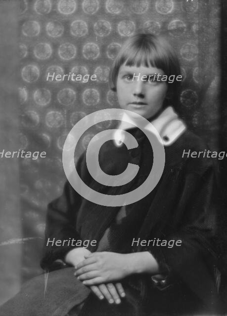 Thacher, Mary D., portrait photograph, 1915 Nov. 6. Creator: Arnold Genthe.